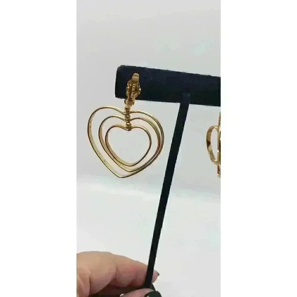 Vintage Trifari Multi 3 Heart Big Hoop Earrings All 3 Spin Gold Signed RARE HTF - Picture 6 of 11